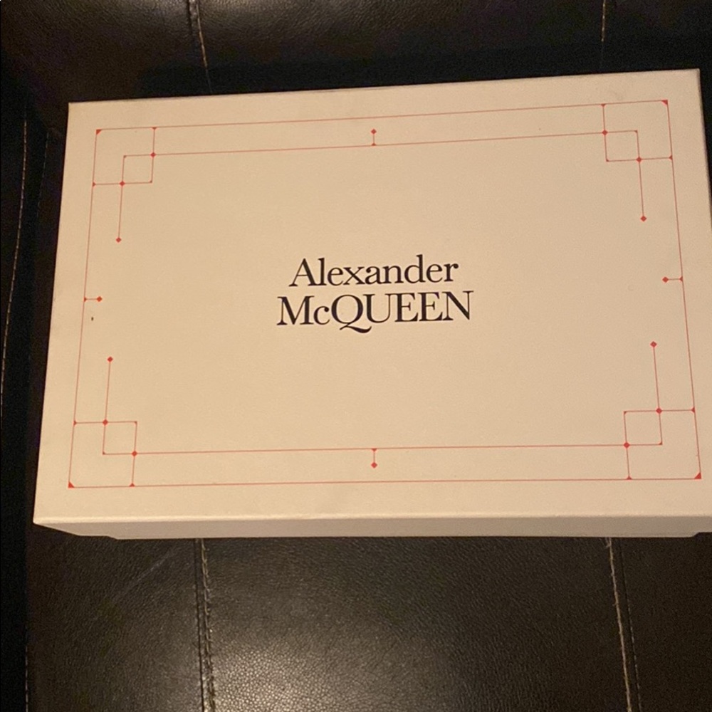 Alexander McQueen size 42/9 never worn great condition